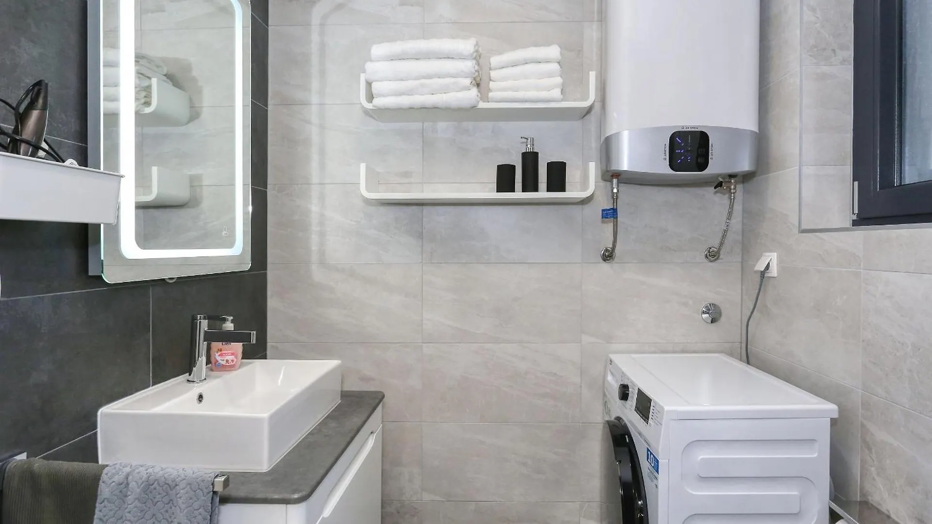Apartment Wali Nin