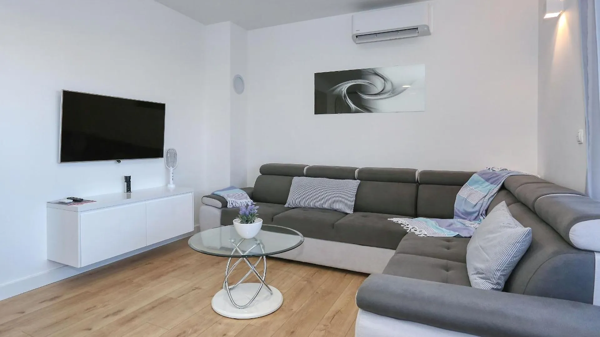 Apartment Wali Nin 0*,